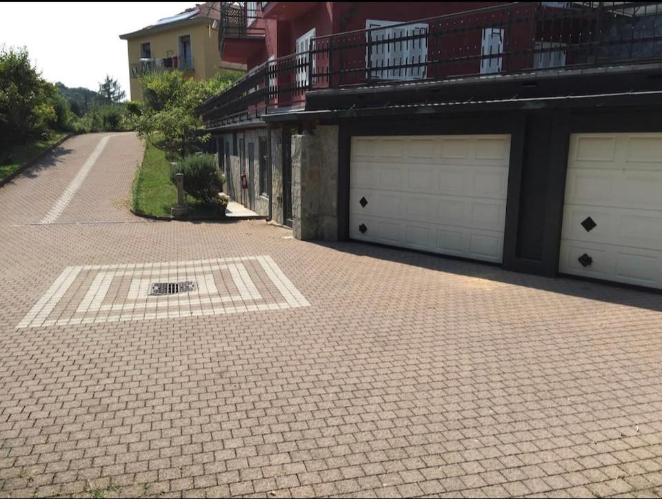 Appartamento In Villa Sulle Colline Di Torino Luaran gambar